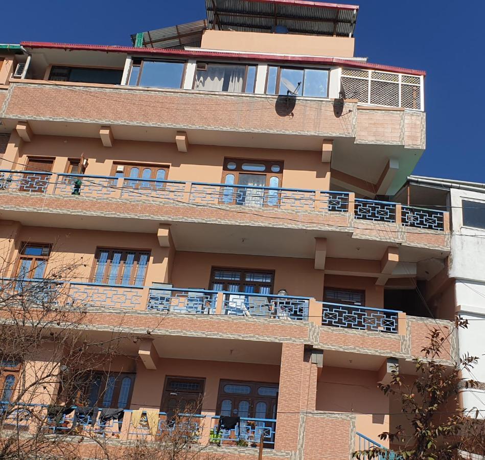 Hotel Pushpanjal And Banquet Pithorāgarh Eksteriør bilde